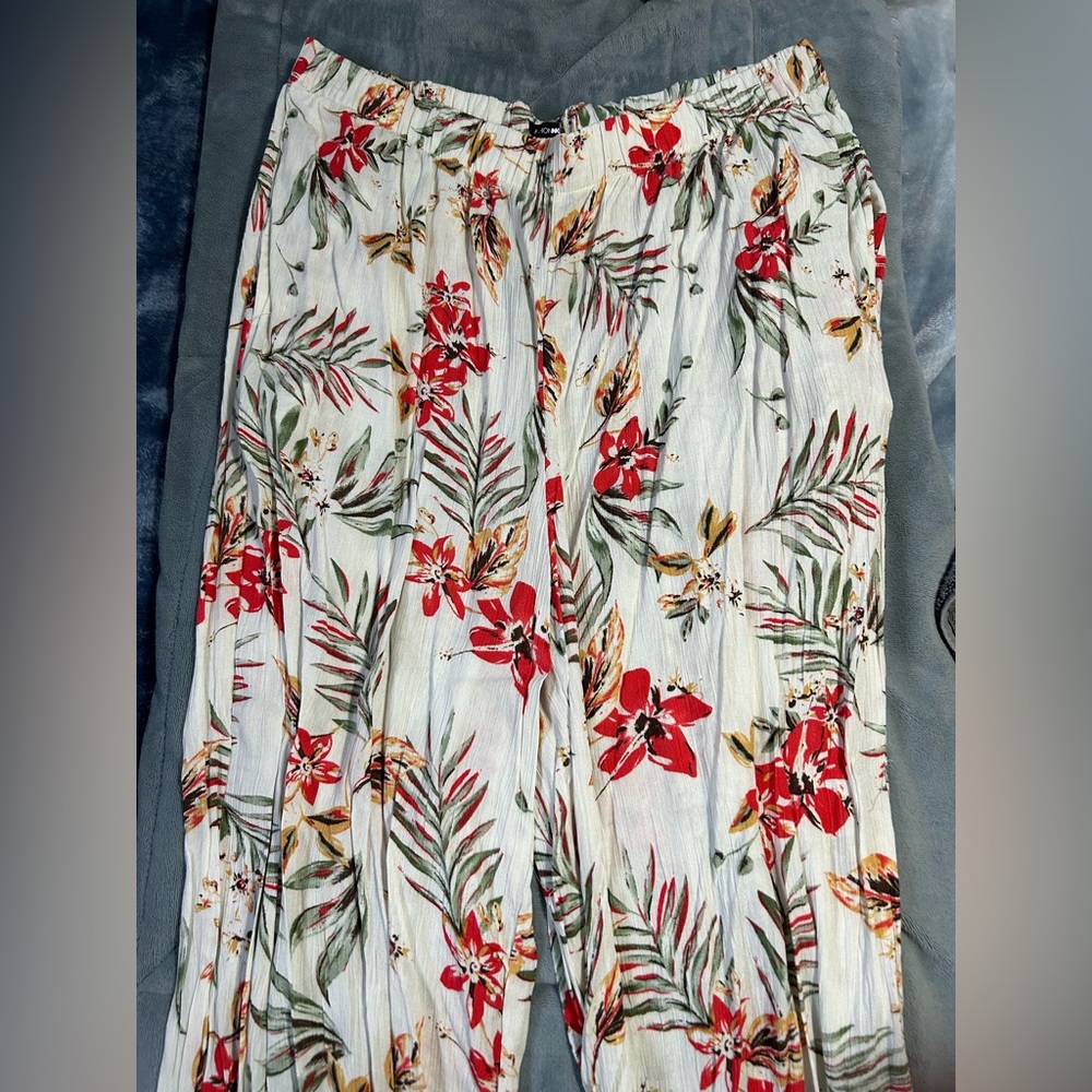 Size 1X Wide Leg Pants